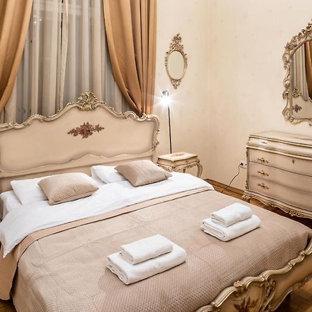 3 Bedrooms Royal Italian Style In An Austrian Building, Parking, Balcony 리비프 외부 사진