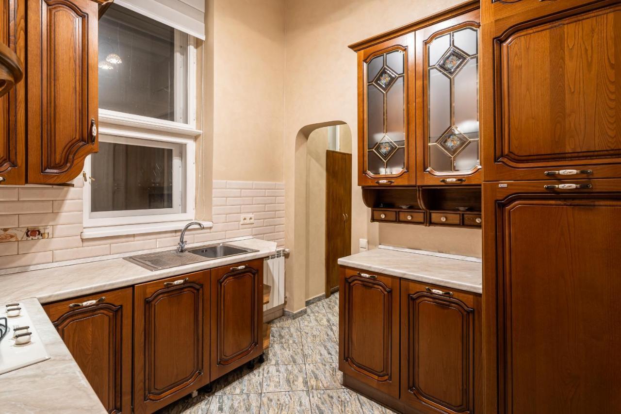 3 Bedrooms Royal Italian Style In An Austrian Building, Parking, Balcony 리비프 외부 사진