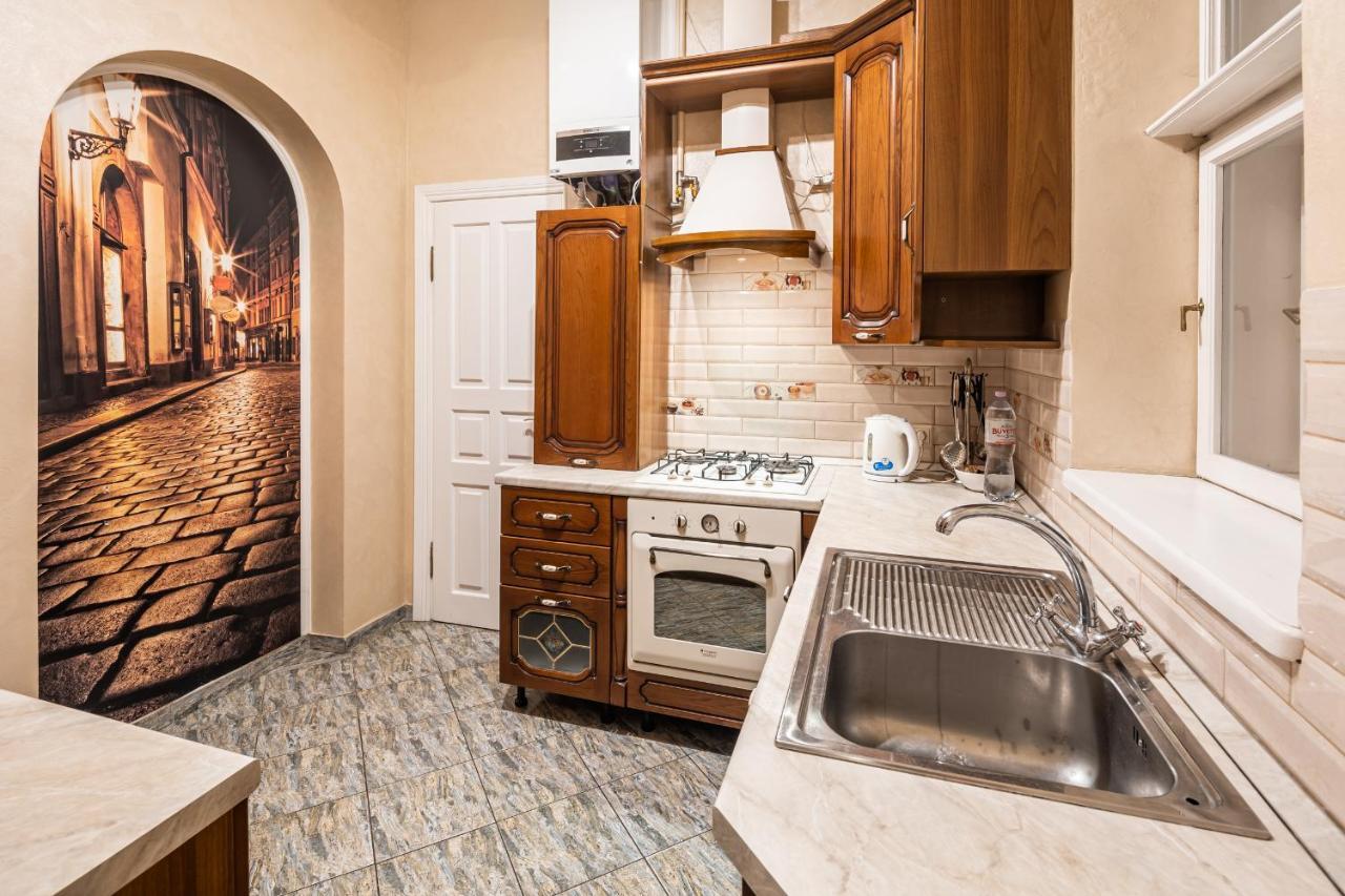 3 Bedrooms Royal Italian Style In An Austrian Building, Parking, Balcony 리비프 외부 사진