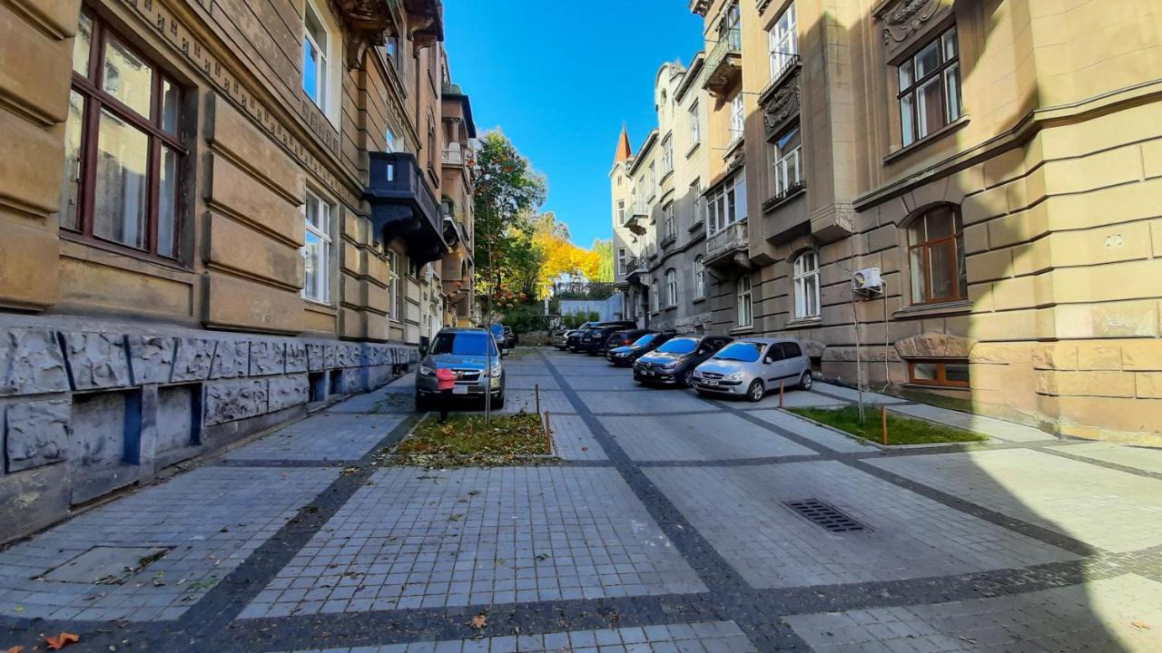 3 Bedrooms Royal Italian Style In An Austrian Building, Parking, Balcony 리비프 외부 사진