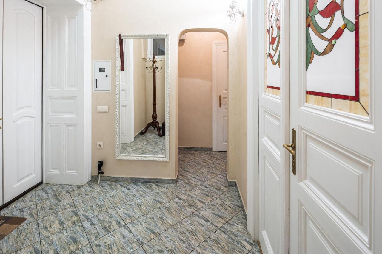 3 Bedrooms Royal Italian Style In An Austrian Building, Parking, Balcony 리비프 외부 사진