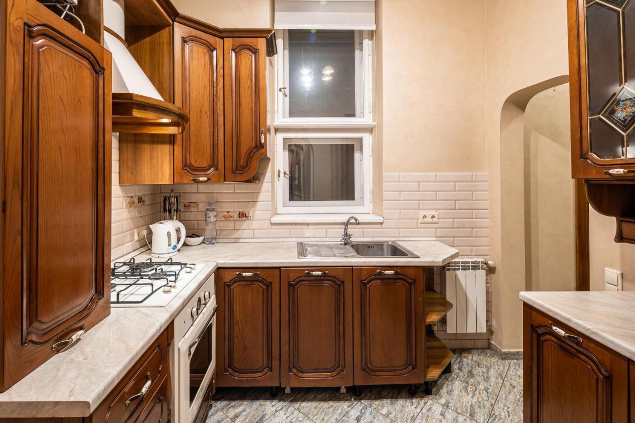 3 Bedrooms Royal Italian Style In An Austrian Building, Parking, Balcony 리비프 외부 사진