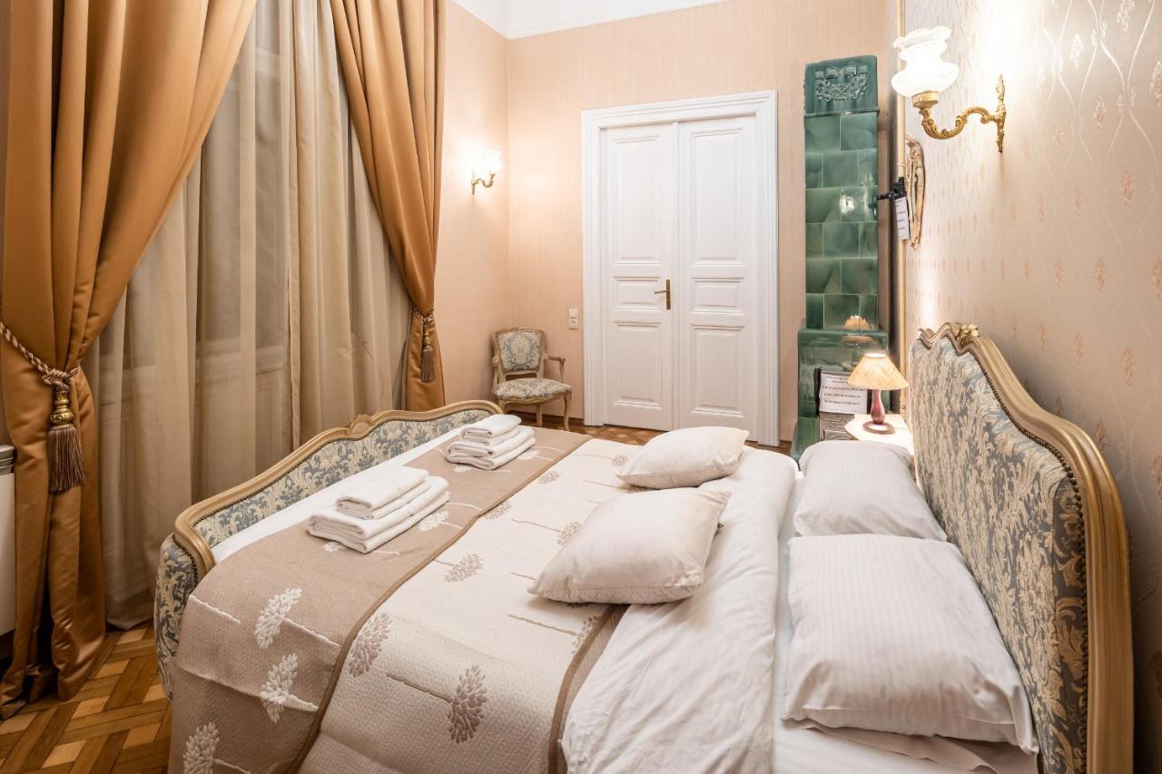 3 Bedrooms Royal Italian Style In An Austrian Building, Parking, Balcony 리비프 외부 사진